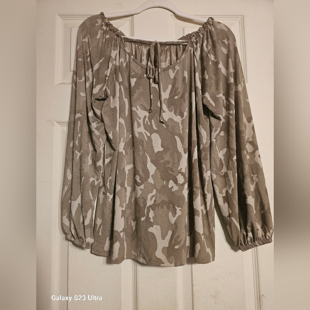 Blouse - Picture 2 of 2